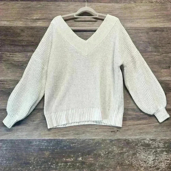 Zenana Outfitters Cream V-Neck Sweater - Picture 1 of 4